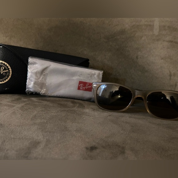 honey brown polorised ray ban sun glasses - Picture 2 of 11